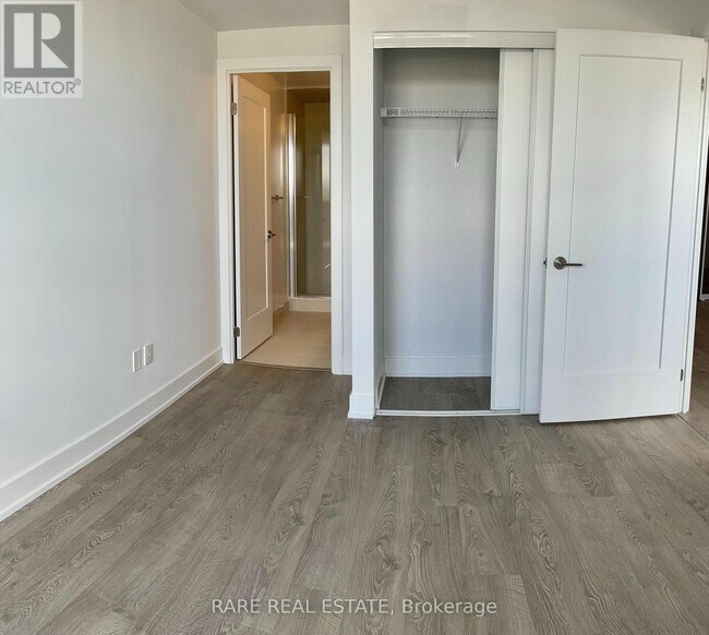 Photo - 2550 Simcoe St N Unit 1614