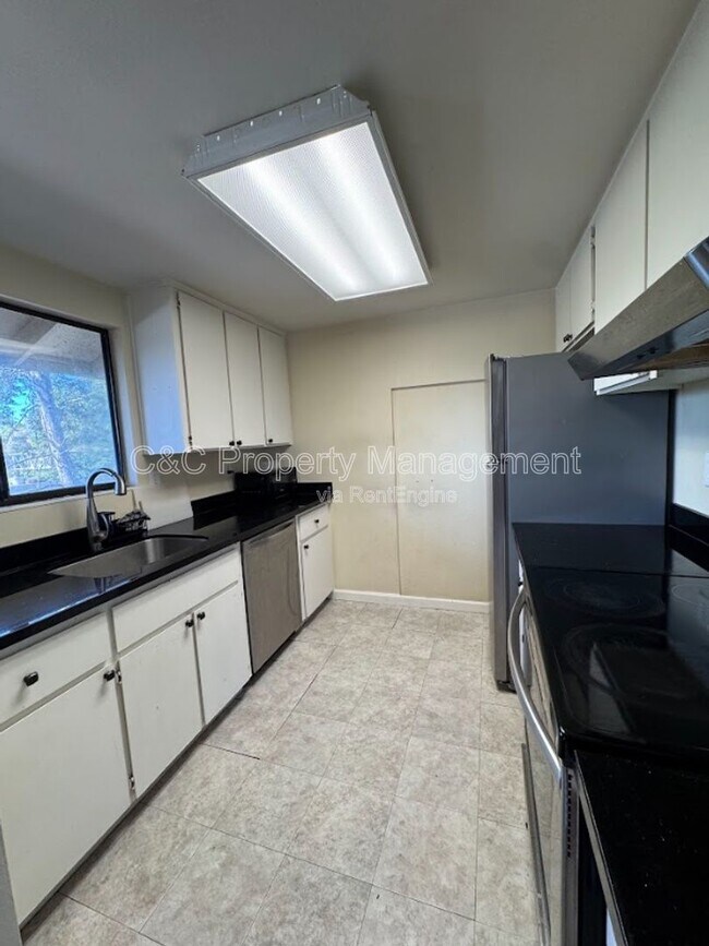 Photo - 2420 Shadow Ln Unit Apt 66