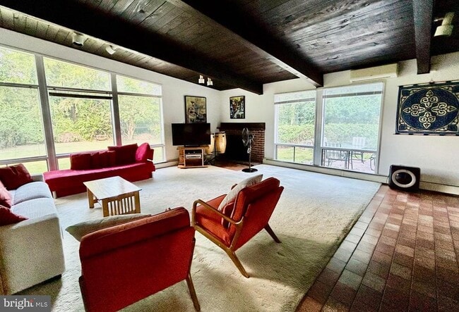 Photo - 51 Clover Ln