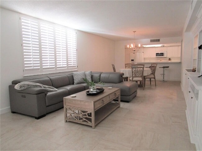 Photo - 100 Oakmont Ln Unidad 801