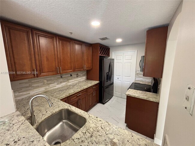 Photo - 6440 NW 114th Ave Unit 424