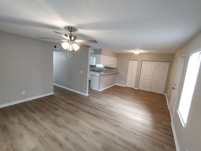 778 University Forest Cir