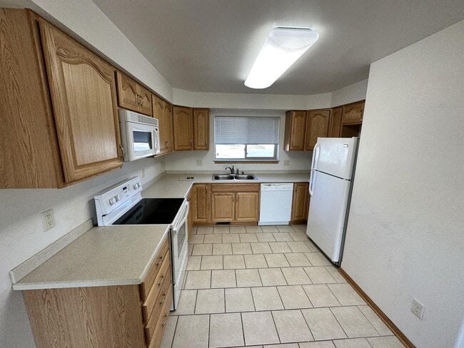 Photo - 132 Sater St