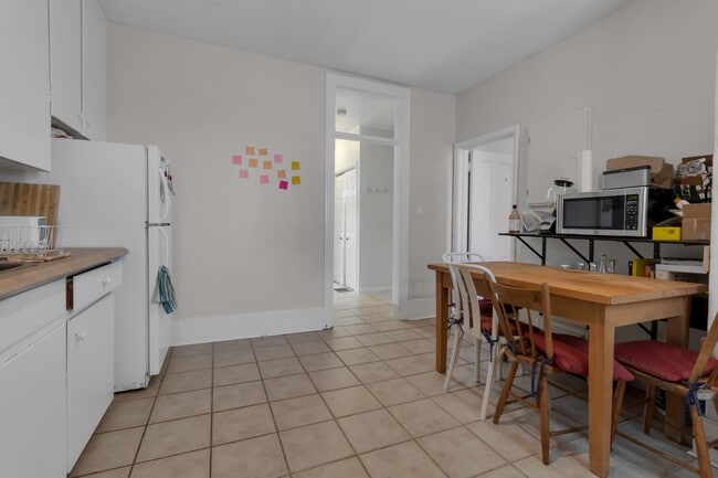 Photo - 75 Rideau St Unit 2