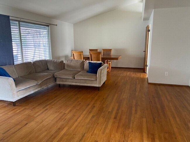 Photo - WALK TO SDSU! 5 bed 2 bath House w/ A/C