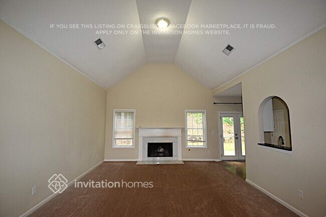 Photo - 960 Soaring Dr NE