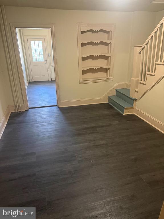 Photo - 352 E Airy St