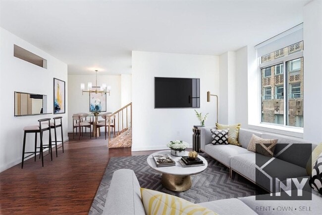 Photo - 100 William St Unit 1816