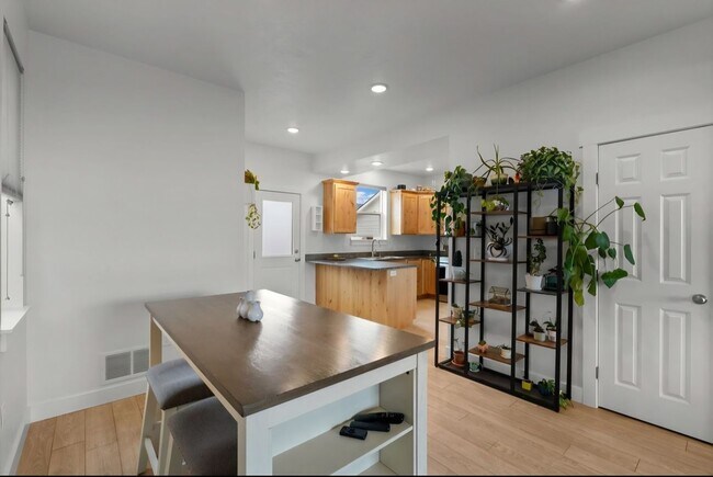 Photo - 236 Sunset Aly Dr