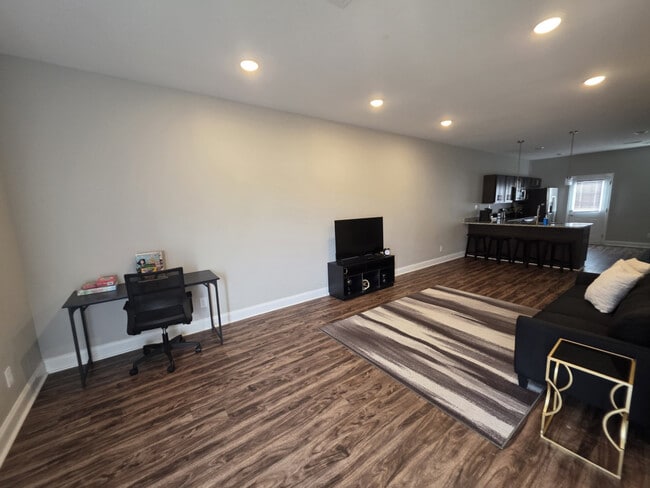 Photo - 541 New S Dr Unit ID1390881P