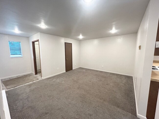 Photo - 640 W Valley Dr Unit #1 (207)