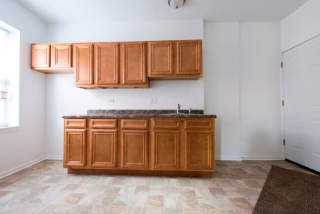 Photo - 4815 W Monroe