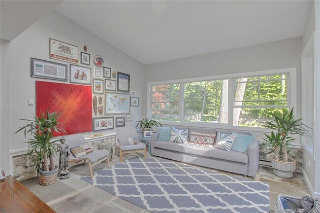 Photo - 28 Stony Brook Rd