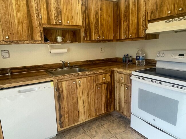 Photo - 83 Capri B Unit B