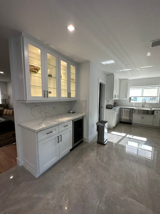 Photo - 1511 Robbia Ave