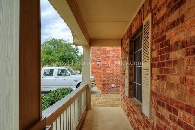 Photo - 2709 Gardendale Dr