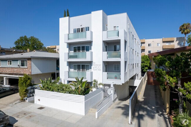 1400 N Vista St - The Residence at 1400 Vista