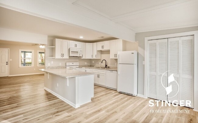 Photo - 2 Bedroom / 1 Bath For Rent In Tabby Oaks Unidad 3B