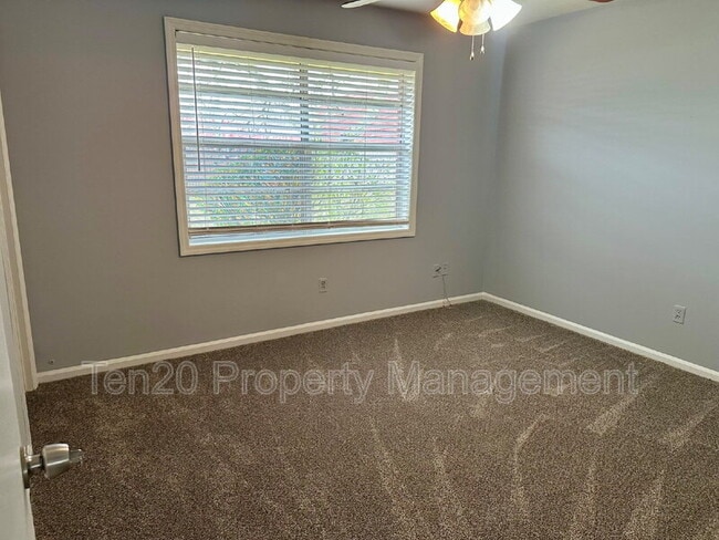 Photo - 6219 Stoneway Dr