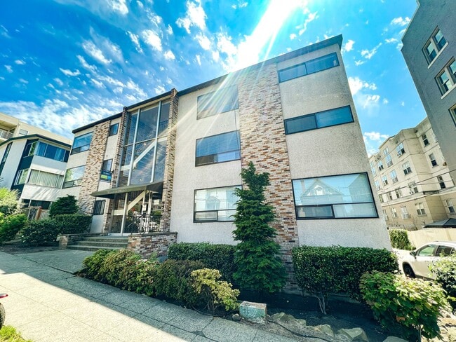 515 East Denny Apartments