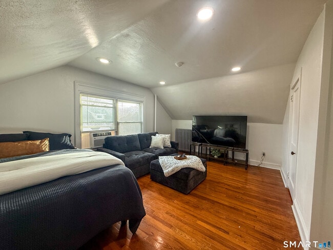 Photo - 883 Montauk Ave