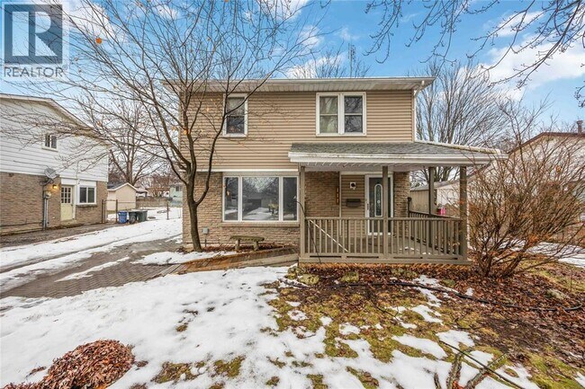 Photo - 111 Bedford Crescent