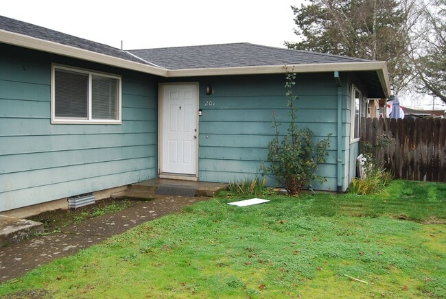 2 Bedroom 1 Bath Newberg in Newberg OR - 2 Bedroom 1 Bath Newberg in Newberg OR Casa