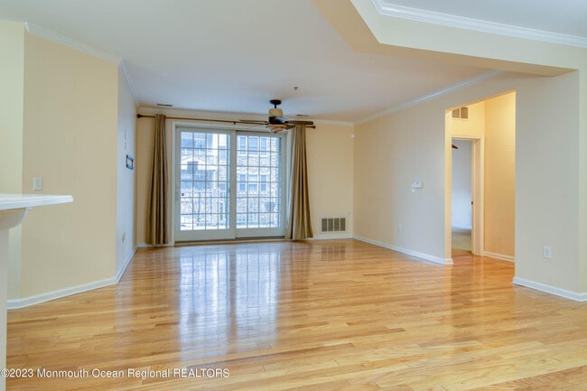 Photo - 33 Cooper Ave Unit 113