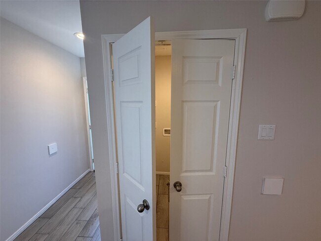 Photo - 5530 Hillman St