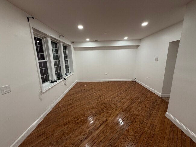 2858 W 21st Pl Unidad 1