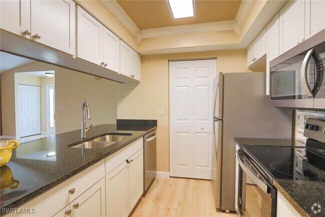 Building Photo - 6250 Timberwood Cir Rental