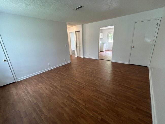 Photo - 711 Frankfort Dr Unit 1