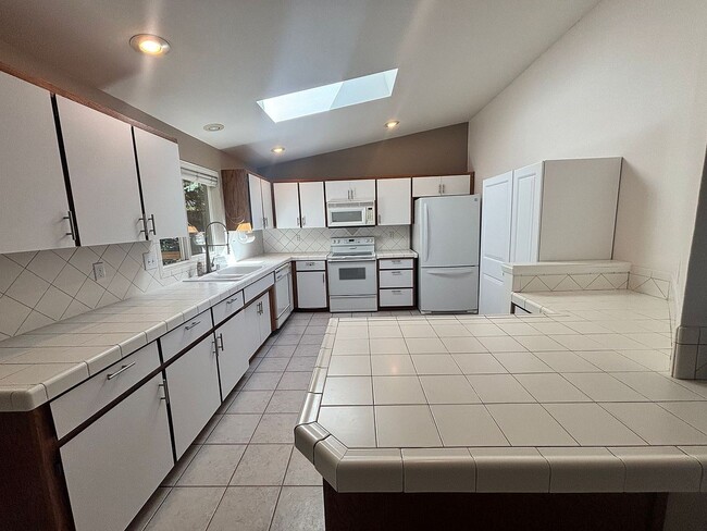 Photo - 531 48th Pl SE