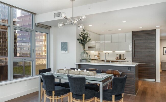 Photo - Insignia Condominiums ~ Belltown Unit 902S