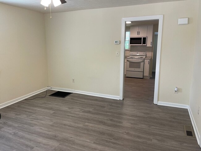 Photo - Charming Fully Renovated 2BR/1BA Near Both Hospitals – Washer/Dryer Included!