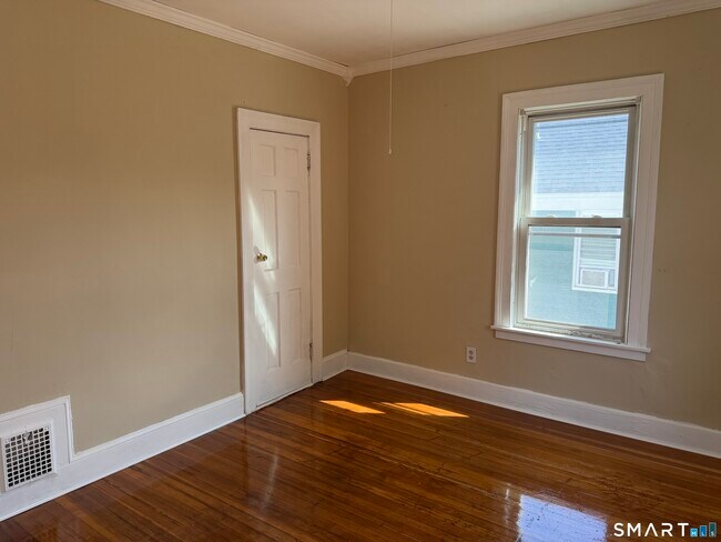 411 Ellis St Unit Second Floor