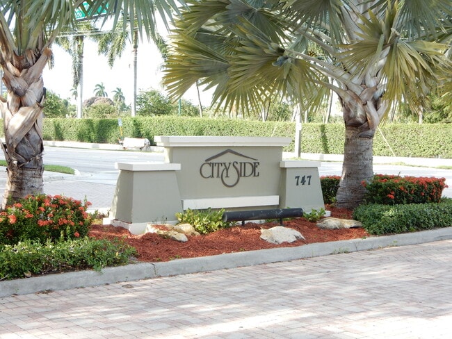 Building Photo - 990 Millbrae Ct