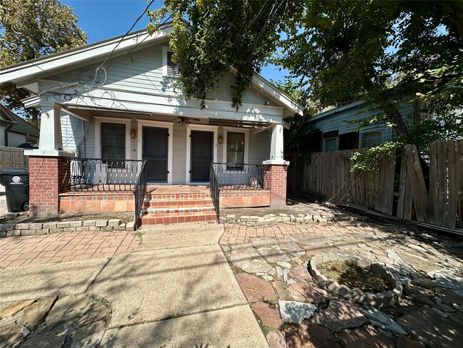 405 James St