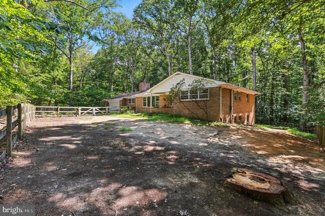 Building Photo - 2710 Hidden Valley Rd Rental