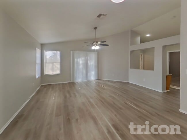 Photo - 12425 N 42nd Dr