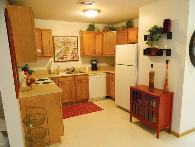 Photo - Lake Logan Apartments
