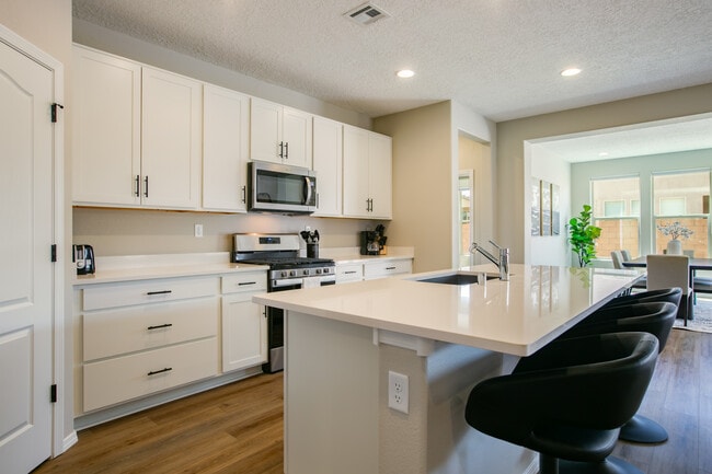 Photo - 6057 Nauman Dr