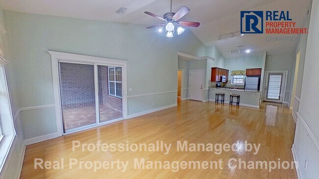 Photo - 3 BD/2.5 BA Townhouse w/Open Floorplan, Split Bedrooms and Garage