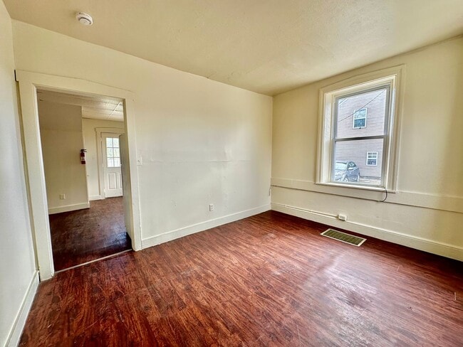 Photo - MAIN153 Unidad A