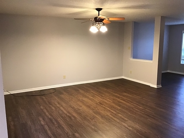 Photo - 647 Hickory Pine Dr