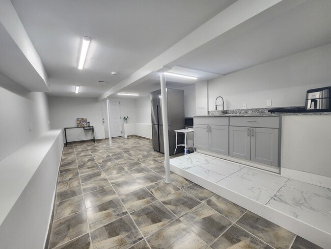 Building Photo - 6384 Lincolnia Rd Rental