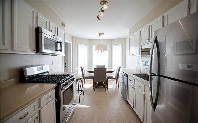 Photo - 1156 Magnolia Way SE