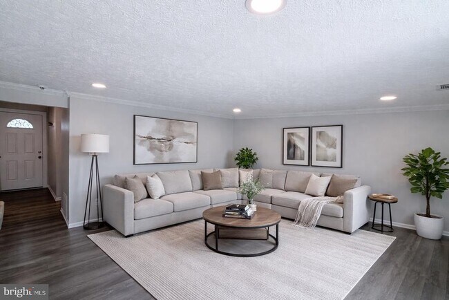 Photo - 4681 Whitely Ct