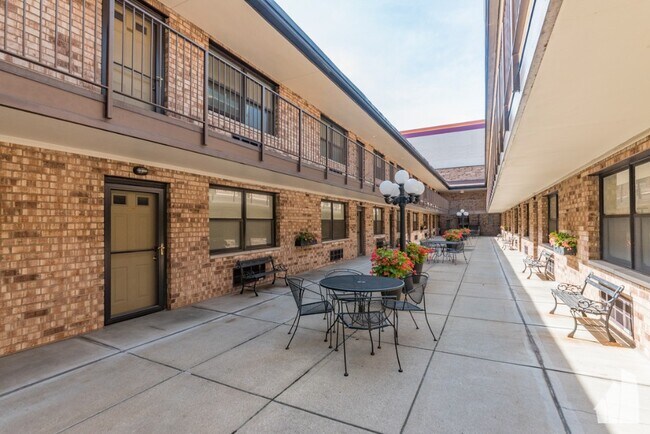 Photo - 163 W Division St Unidad 309