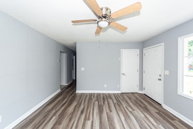 107 Greenhurst Ave